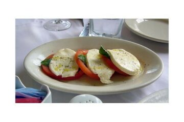Italian Tomato and Mozzarella Caprese